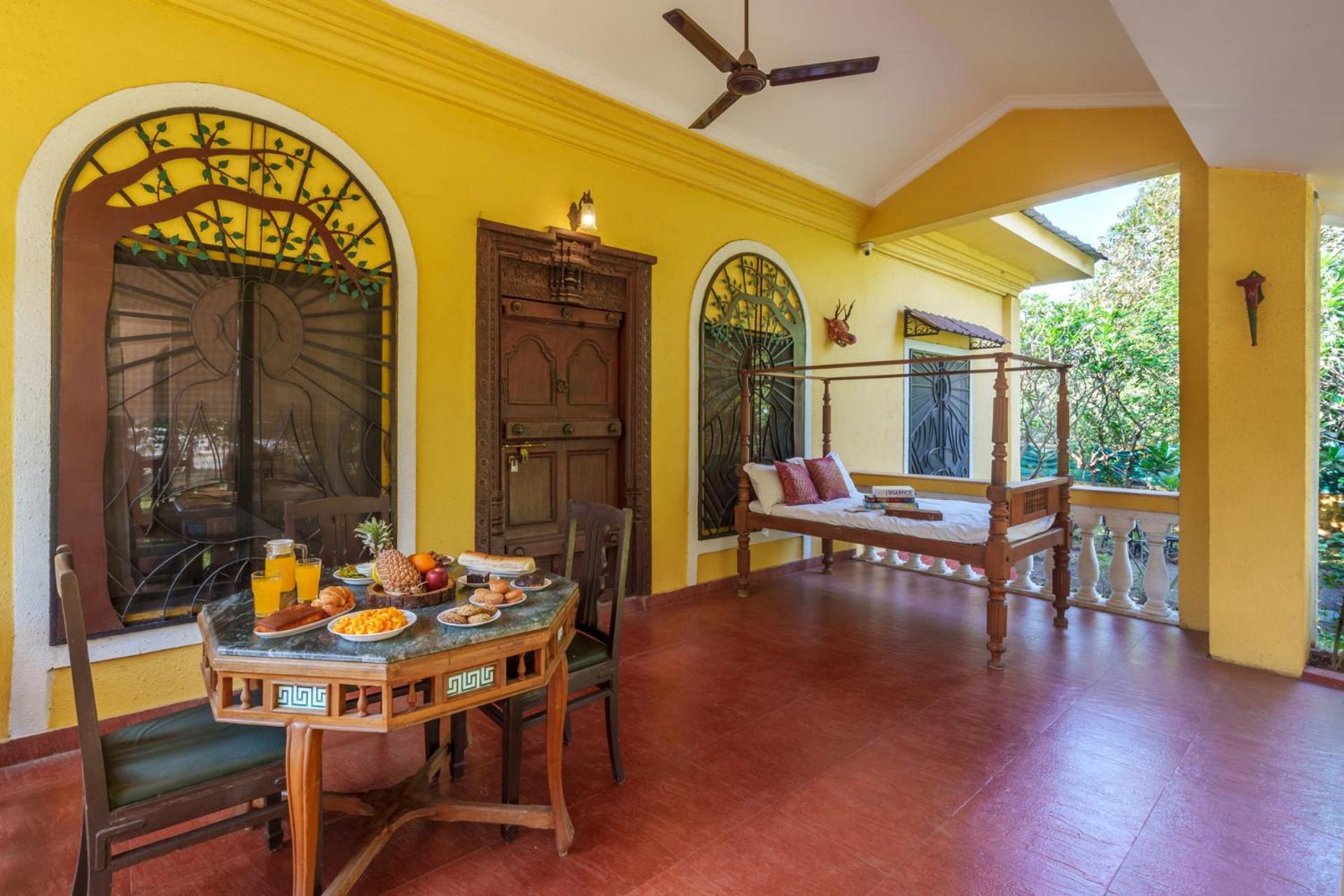 Vintage Estate - Lakeside Allure With Vintage Decor,A Plunge Pool & A Lawn Featuring A Charming Gazebo Karjat Extérieur photo