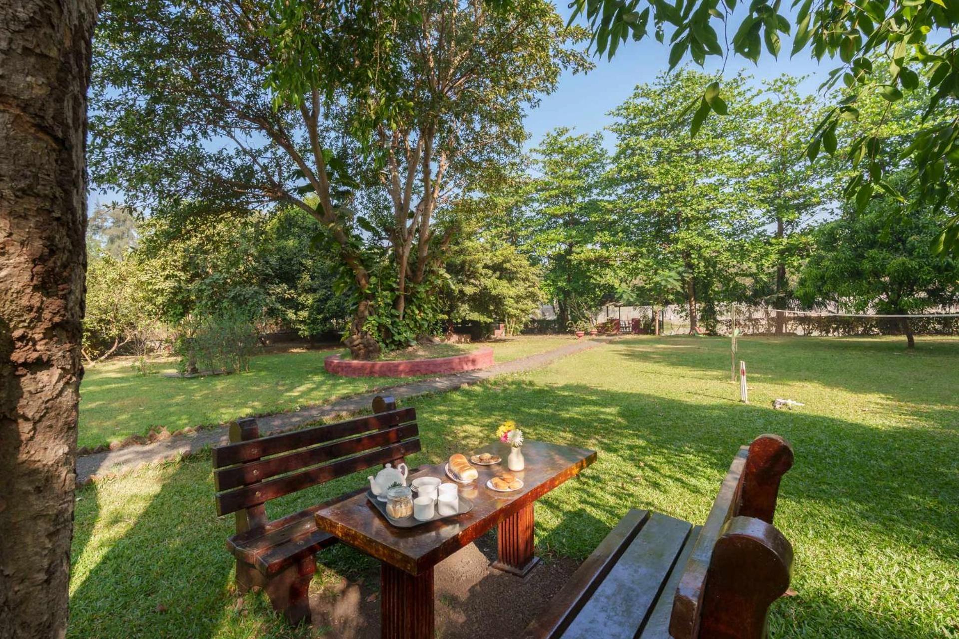 Vintage Estate - Lakeside Allure With Vintage Decor,A Plunge Pool & A Lawn Featuring A Charming Gazebo Karjat Extérieur photo
